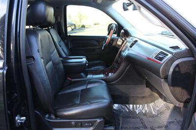 2013 Cadillac Escalade Luxury   - Photo 18 - Salem, OR 97317