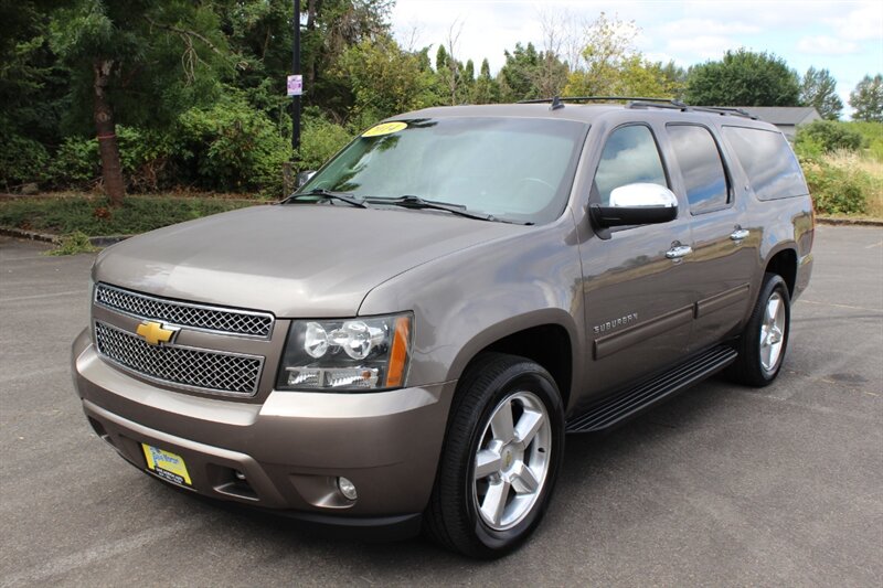 2014 Chevrolet Suburban LT  