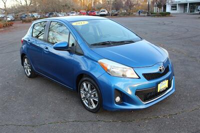 2012 Toyota Yaris 5-Door SE  