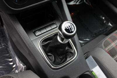2009 Volkswagen GTI Base PZEV - Photo 12 - Salem, OR 97317