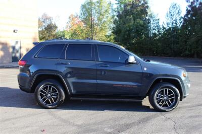 2017 Jeep Grand Cherokee Trailhawk   - Photo 5 - Salem, OR 97317