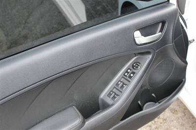 2018 Kia Forte LX   - Photo 11 - Salem, OR 97317