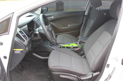 2018 Kia Forte LX   - Photo 10 - Salem, OR 97317