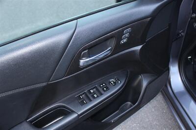 2015 Honda Accord EX-L w/Navi - Photo 12 - Salem, OR 97317