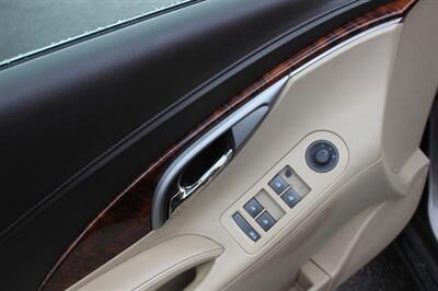 2012 Buick Lacrosse Leather   - Photo 11 - Salem, OR 97317