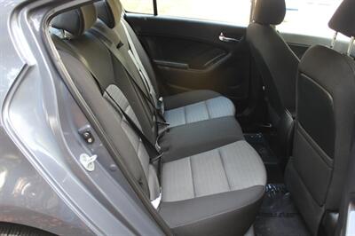 2014 Kia Forte EX   - Photo 15 - Salem, OR 97317
