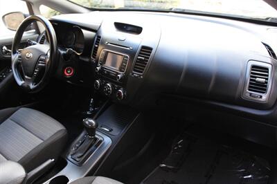 2014 Kia Forte EX   - Photo 16 - Salem, OR 97317