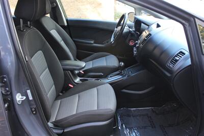 2014 Kia Forte EX   - Photo 17 - Salem, OR 97317