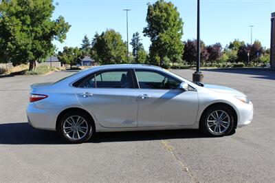 2015 Toyota Camry SE - Photo 5 - Salem, OR 97317
