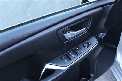 2015 Toyota Camry SE - Photo 11 - Salem, OR 97317