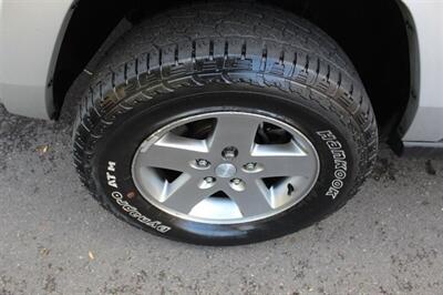 2008 Jeep Commander Limited   - Photo 21 - Salem, OR 97317