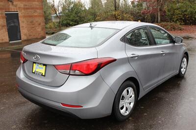 2016 Hyundai Elantra SE   - Photo 4 - Salem, OR 97317