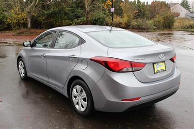 2016 Hyundai Elantra SE   - Photo 3 - Salem, OR 97317
