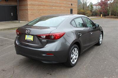 2017 Mazda MAZDA3 Sport   - Photo 4 - Salem, OR 97317