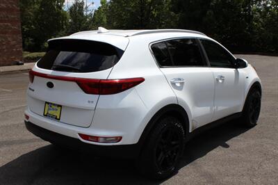 2017 Kia Sportage EX - Photo 4 - Salem, OR 97317