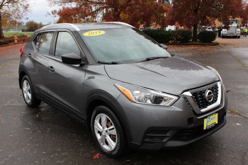 2019 Nissan Kicks S