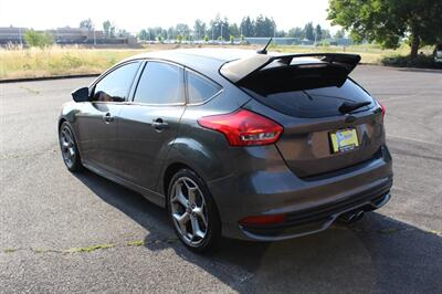 2017 Ford Focus ST   - Photo 3 - Salem, OR 97317