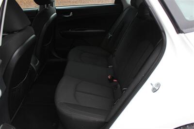 2016 Kia Optima LX - Photo 13 - Salem, OR 97317