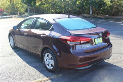 2017 Kia Forte LX   - Photo 3 - Salem, OR 97317