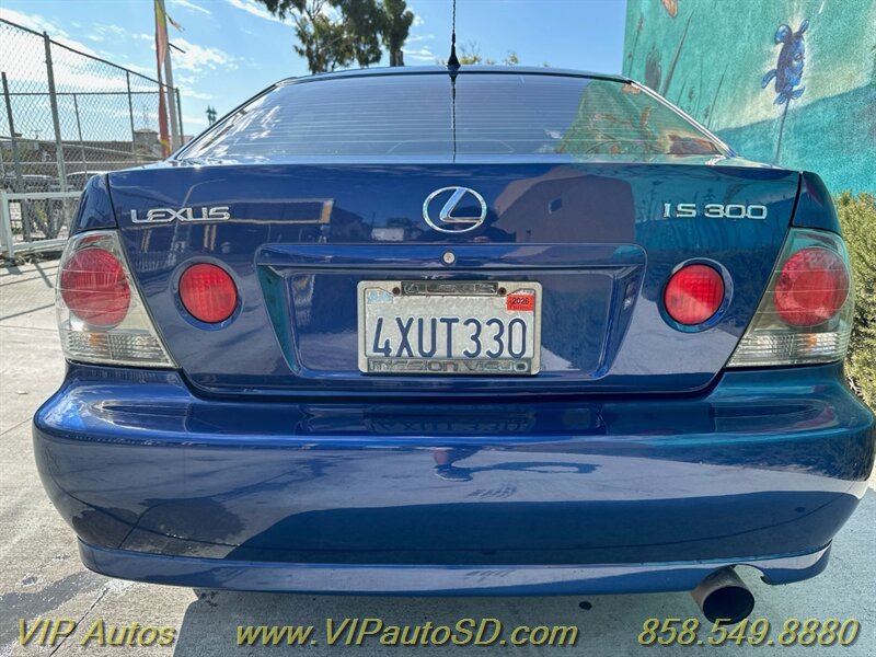 2002 Lexus IS - Photo 4 - San Diego, CA 92104