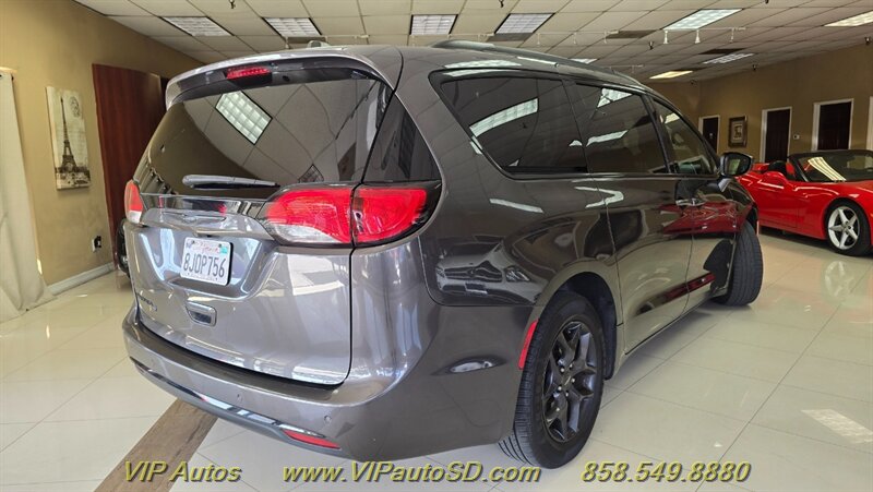 2019 Chrysler Pacifica Touring L - Photo 3 - San Diego, CA 92126