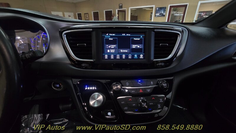 2019 Chrysler Pacifica Touring L - Photo 27 - San Diego, CA 92126