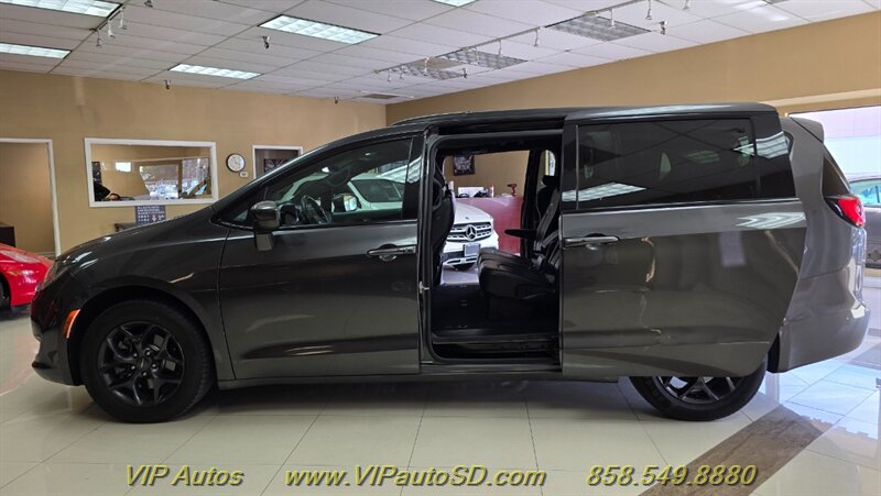 2019 Chrysler Pacifica Touring L - Photo 8 - San Diego, CA 92126