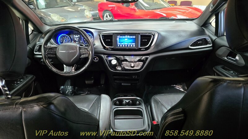2019 Chrysler Pacifica Touring L - Photo 22 - San Diego, CA 92126