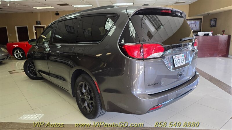 2019 Chrysler Pacifica Touring L - Photo 4 - San Diego, CA 92126