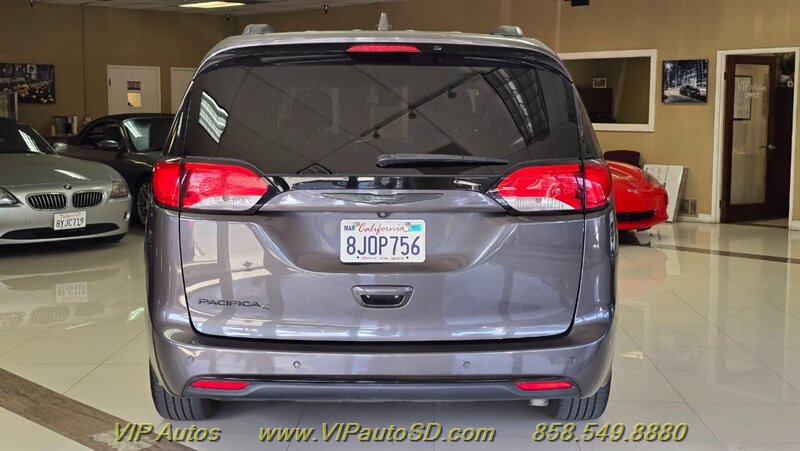 2019 Chrysler Pacifica Touring L - Photo 9 - San Diego, CA 92126