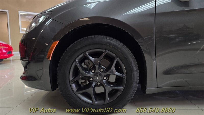 2019 Chrysler Pacifica Touring L - Photo 33 - San Diego, CA 92126