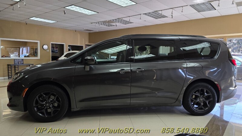 2019 Chrysler Pacifica Touring L - Photo 6 - San Diego, CA 92126
