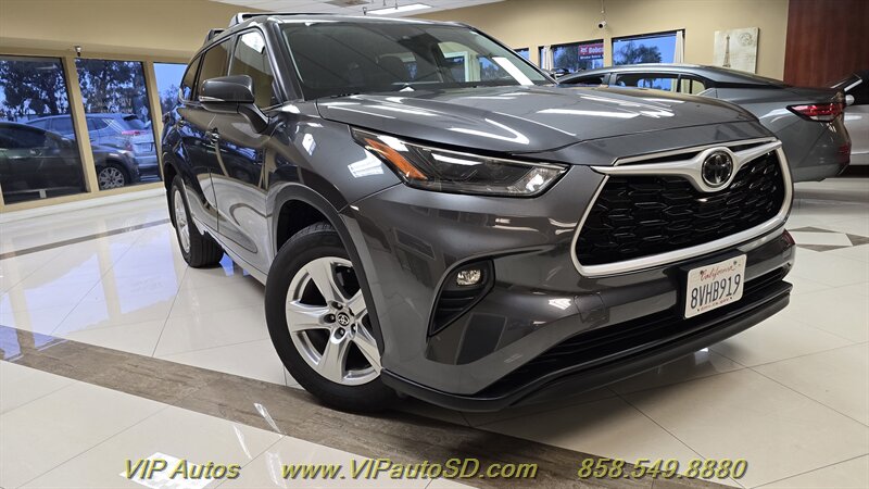 2021 Toyota Highlander LE   - Photo 1 - San Diego, CA 92126