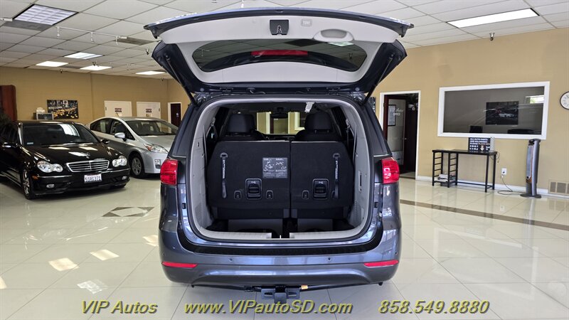 2017 Kia Sedona EX - Photo 8 - San Diego, CA 92126