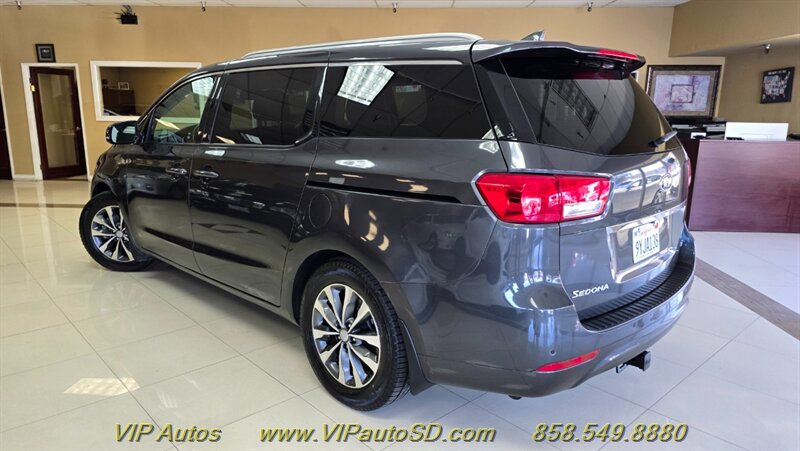 2017 Kia Sedona EX - Photo 2 - San Diego, CA 92126