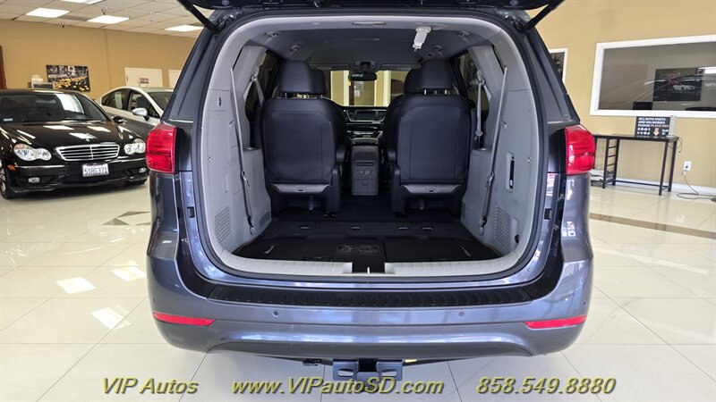 2017 Kia Sedona EX - Photo 9 - San Diego, CA 92126