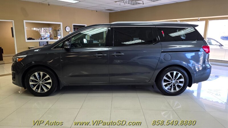 2017 Kia Sedona EX - Photo 5 - San Diego, CA 92126