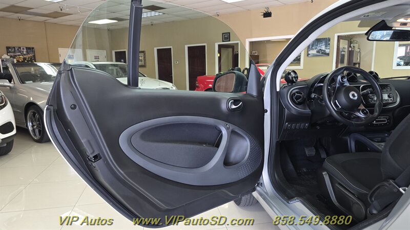 2018 Smart fortwo electric drive passion - Photo 9 - San Diego, CA 92126