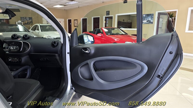2018 Smart fortwo electric drive passion - Photo 10 - San Diego, CA 92126