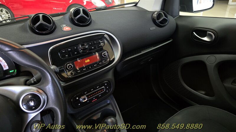 2018 Smart fortwo electric drive passion - Photo 13 - San Diego, CA 92126