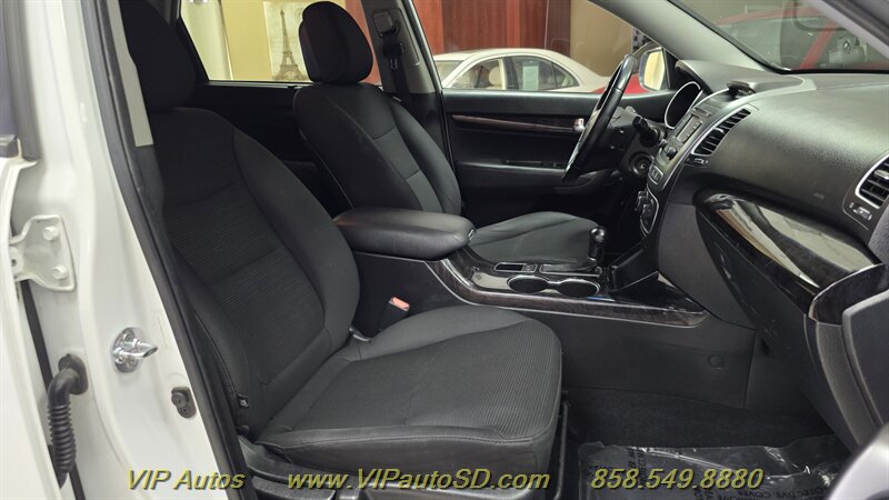 2014 Kia Sorento LX - Photo 16 - San Diego, CA 92126
