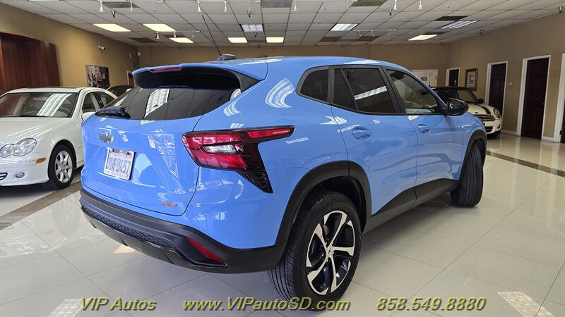 2024 Chevrolet Trax RS - Photo 3 - San Diego, CA 92126