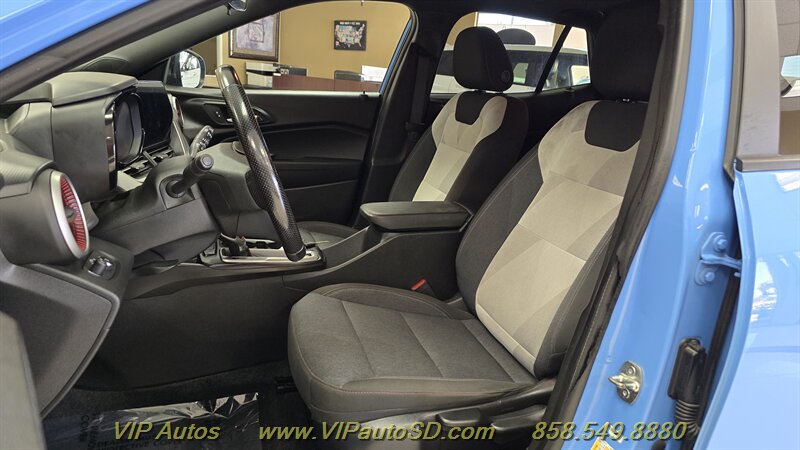 2024 Chevrolet Trax RS - Photo 14 - San Diego, CA 92126