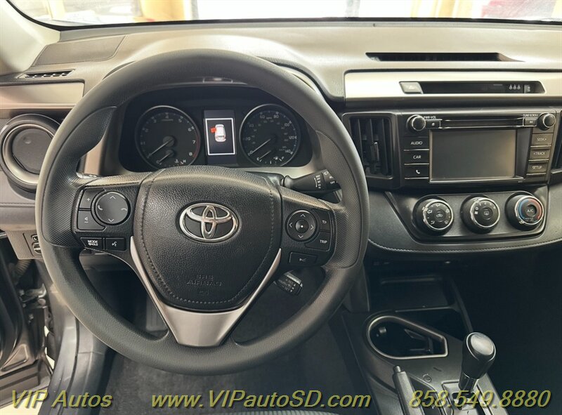 2018 Toyota RAV4 LE - Photo 5 - San Diego, CA 92126