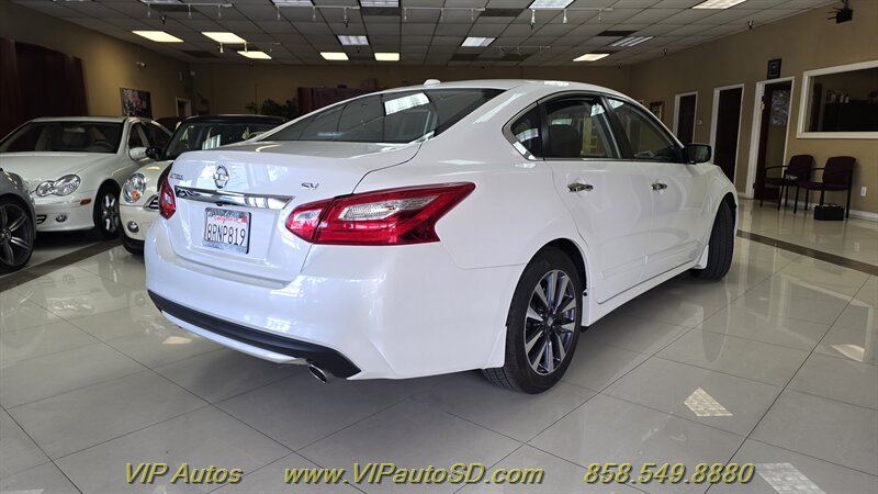 2017 Nissan Altima 2.5 SV - Photo 4 - San Diego, CA 92126