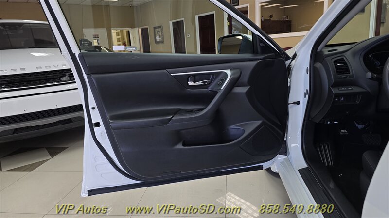 2017 Nissan Altima 2.5 SV - Photo 11 - San Diego, CA 92126