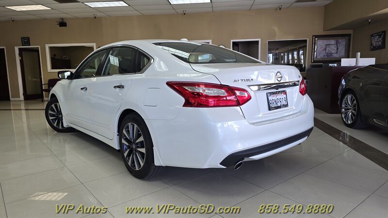 2017 Nissan Altima 2.5 SV - Photo 3 - San Diego, CA 92126