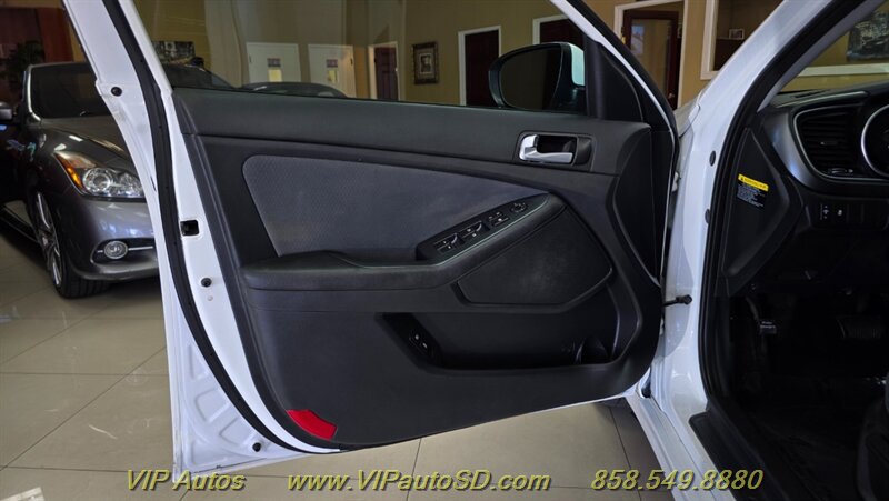 2016 Kia Optima Hybrid - Photo 11 - San Diego, CA 92126