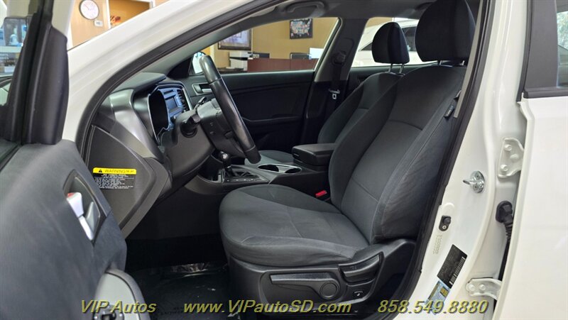 2016 Kia Optima Hybrid - Photo 15 - San Diego, CA 92126