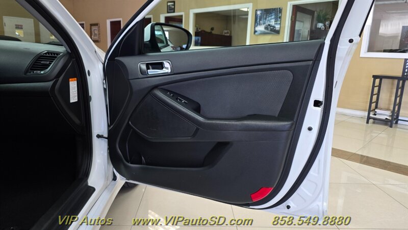 2016 Kia Optima Hybrid - Photo 12 - San Diego, CA 92126